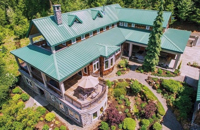 Trout Lake Treehouse - A large, splendid, and private mountain home!