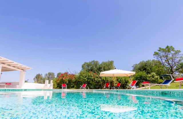 Trullo l'oasi, Peacefull Pool Trullo in Apulia, wide outdoor spaces, bbq,parking