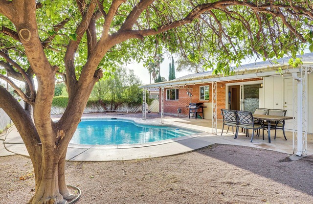 Tucson Vacation Rental w/Private Pool & BBQ Grill