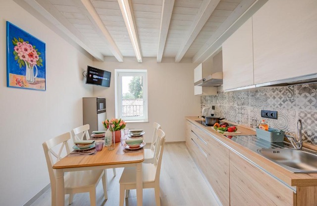 Tulipano Apt - Palazzo Palermo 1817 - Happy Rentals