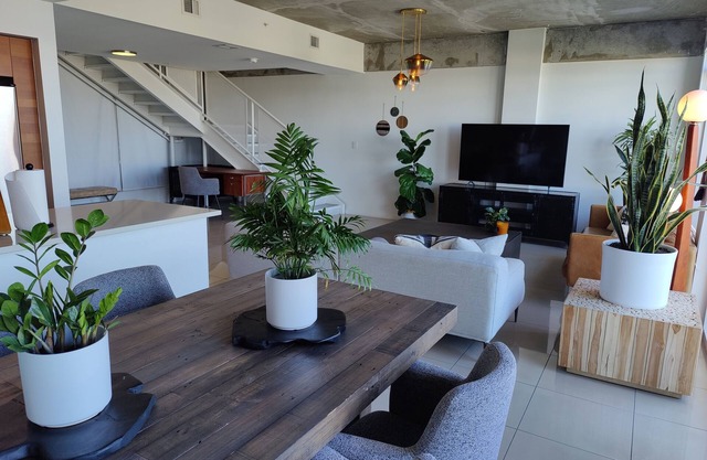 Tulum Vibes Midtown. 2BED 2.5BATH Free Parking Spot