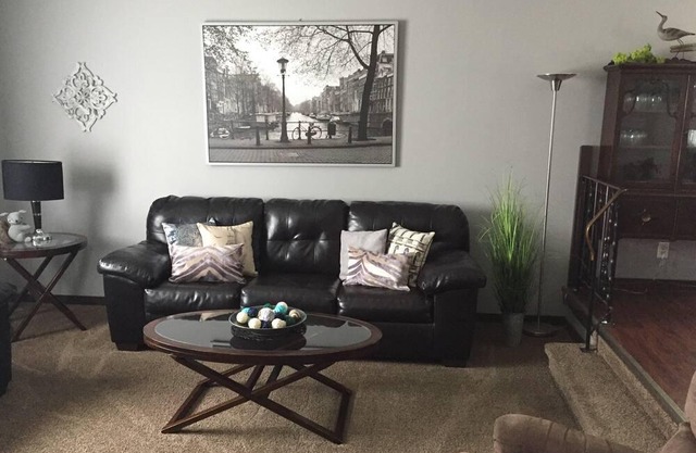 "Twenty-One" Forever - clean bright 3BR + fenced yard