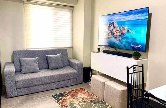 Two Bedroom Condo with pool netflix & wifi