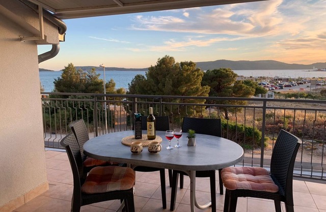 Two bedroom apartment with terrace and sea view Brodarica, Šibenik (A-21536-a)