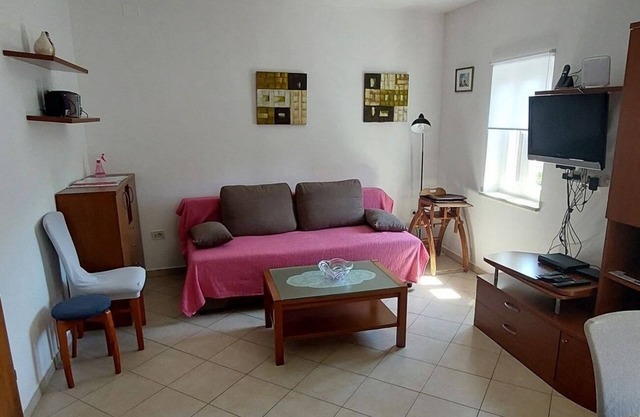 Two bedroom apartment with air-conditioning Cres (A-21116-a)