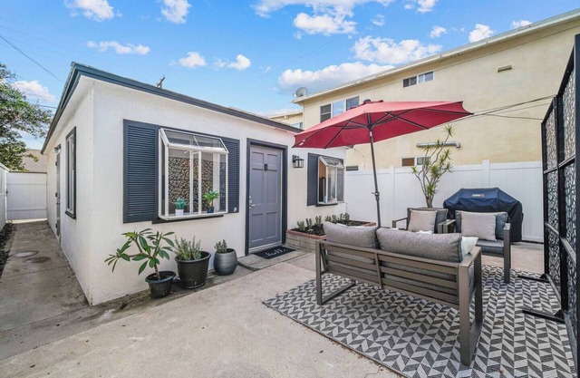 Two Bedroom Beach Cottage in Pacific Beach, San Diego
