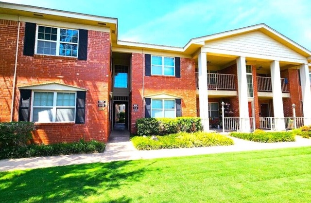 Two Bedroom Condo - Near Integris Hospital - Queen Bed & King Bednn