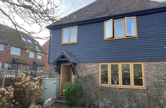 Two bedroom cottage in the heart of Rye with private parking.