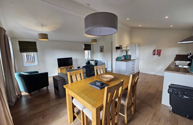 Two Bedroom Lodge - Meadow - With Balcony