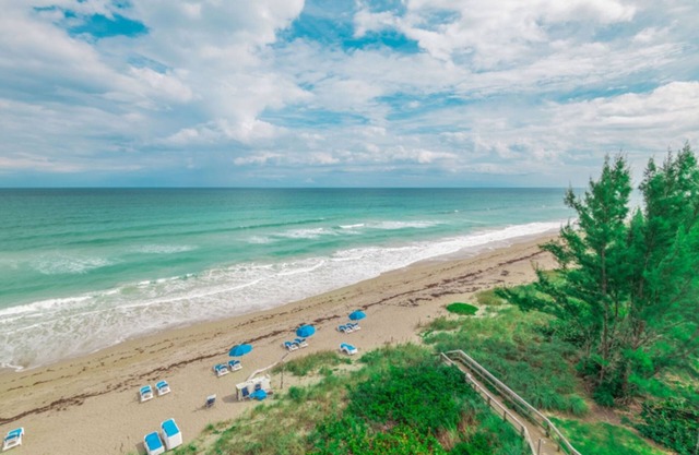 Two Bedroom, Ocean Front, Luxury Condo, Jensen Beach, FL 3974483