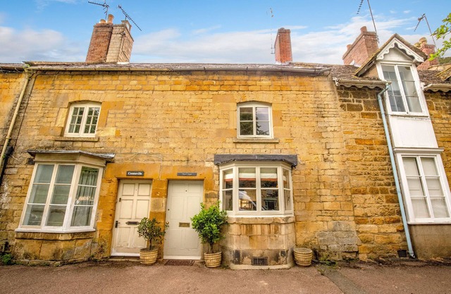 Two bedroom period Cotswold holiday cottage in Moreton-in-Marsh - Wendle Cottage