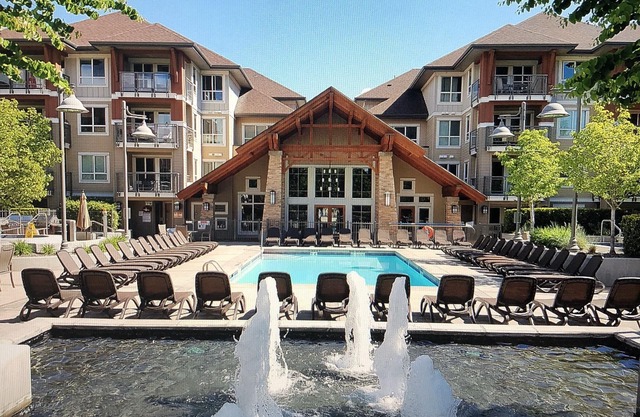 Two bedroom two bath downtown condo just steps from the pool and hot tubs