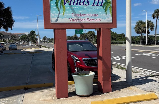 Two-bedroom beach condominium in Indian Shores, FL