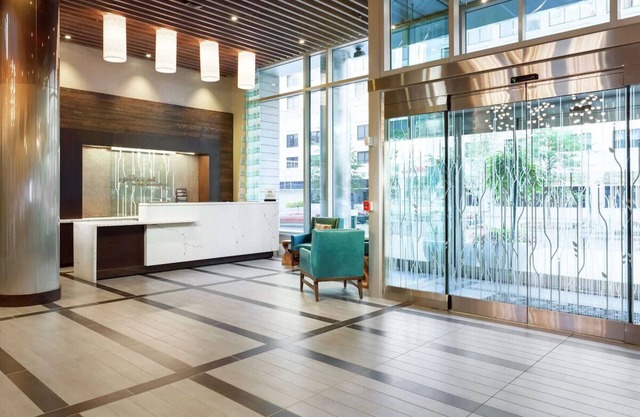 Two Charming Rooms w/Rooftop Access , Steps from Dupont Circle