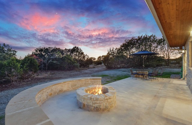 Two Designer Farmhouses to Gather, Sleep 16 on private acreage