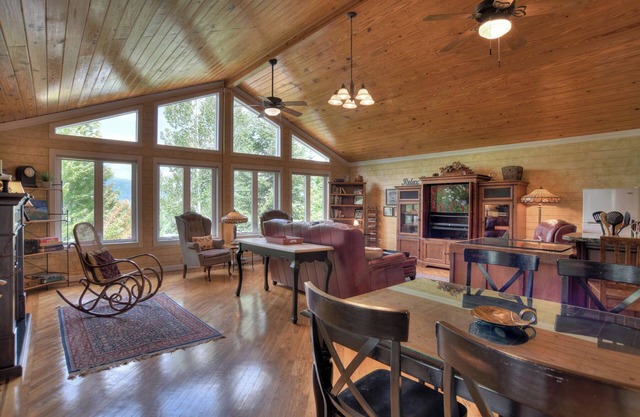 Two Homes in the Same Building - Hot Tub - Minutes to Downtown Durango