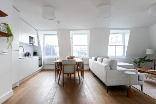 Two Luxury 2 Bedroom Duplex Apartments Holborn London