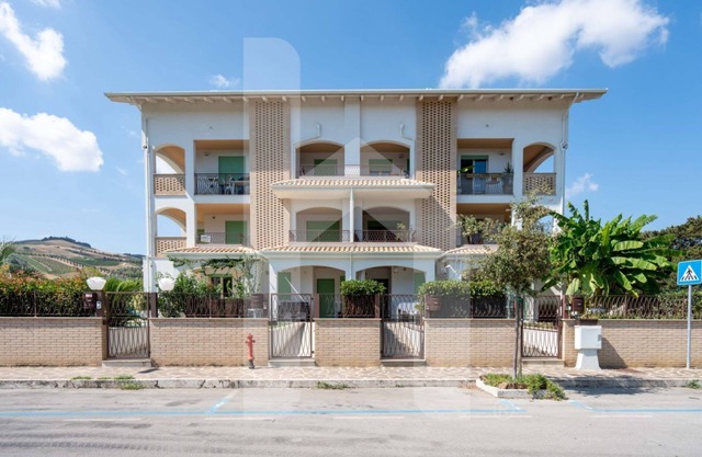 Two-room apartment at ground floor with small garden
