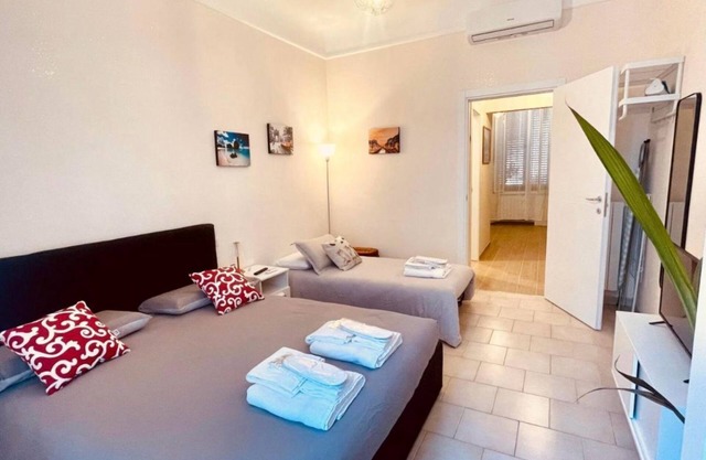 Two-room apartment Porta Garibaldi station - Isola area
