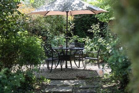 Two Rose Walk Cottage Cotswolds