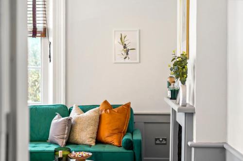 Two & Three Bedroom Apartments in Chiswick