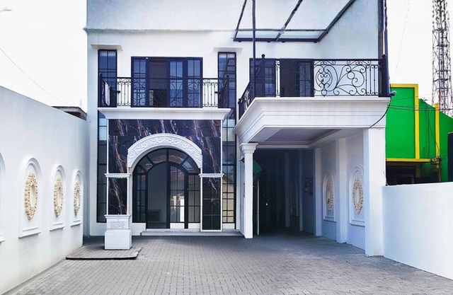 TwoSpaces Living at Nabila Semampir Homestay