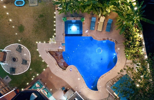 TXShapedPrivatePool&Spa.TikiBar.PuttingGreen.Gameroom.Patios.Playground.Firepit
