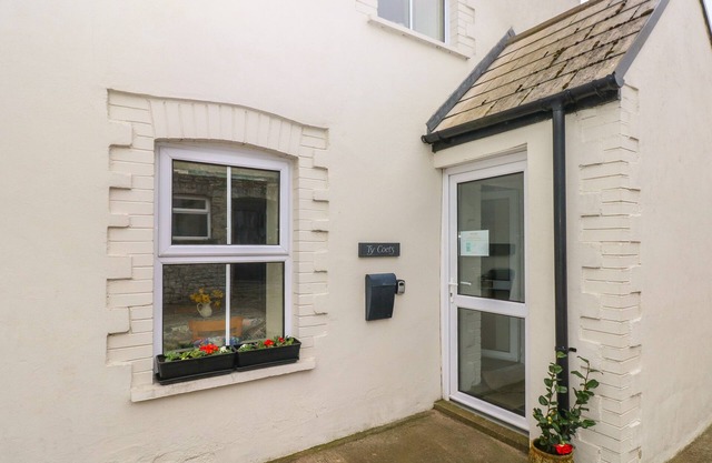 TY COETS, MORFA FARM, pet friendly in Llantwit Major