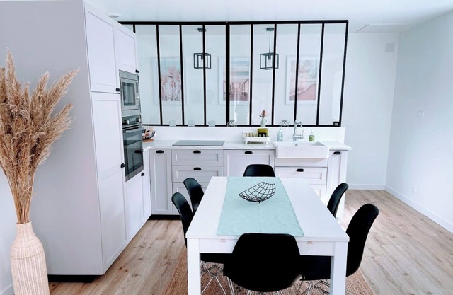 Ty ker Iliz - beaches and small shops within walking distance!