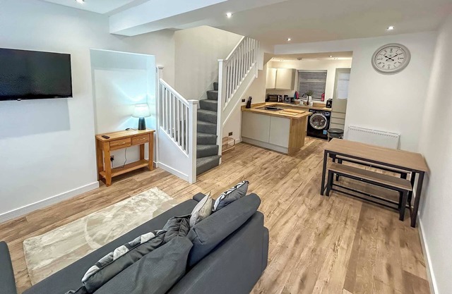 Ty Pentref by STAE-Homes