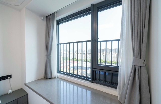 Tyms Hongqiao Deluxe 3BR 2BA APT
