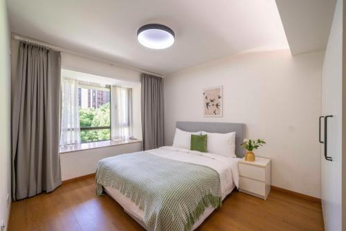 Tyms Luxury 3BR 2BA APT Hongqiao