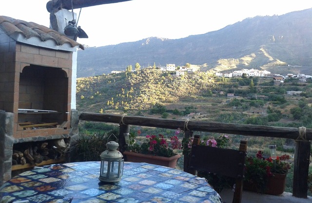 Typical house Canaria, Tejeda with all amenities.