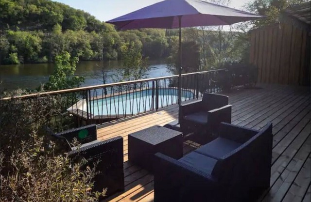 Un Havre de Paix au Bord de la Dordogne