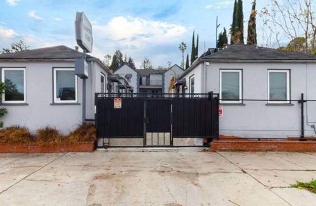 Unfurnished Cozy Studio Apartment in Studio City