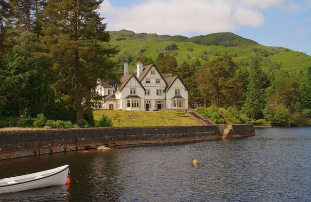 Unique 6 Bedroom Lodge, Views Of Loch /Sir Walter Scott Steamboat, Pier Cafe