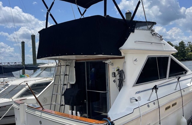 Unique Boating Getaway