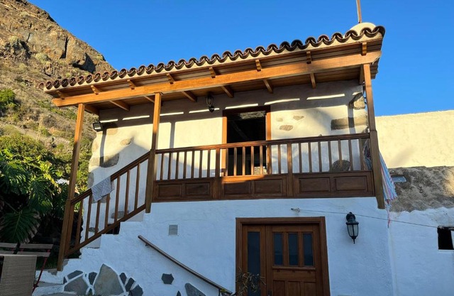 Unique Canarian cottage 1700s - Casa SALVIA Las Aguas - ocean & natural pools 150m - Whole Gated House