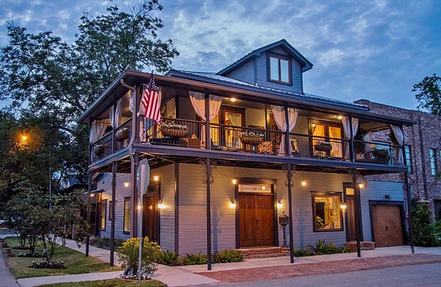 Unique Historic Showpiece Home 6K sq ft. 4 living/ent areas, hot tub on balcony