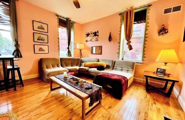 Unique, Homey, & Spacious City Nest
