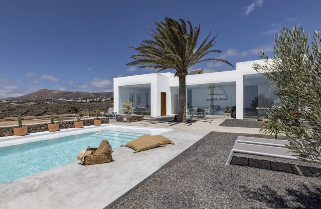 Unique house, with a lot of charm in an idyllic place