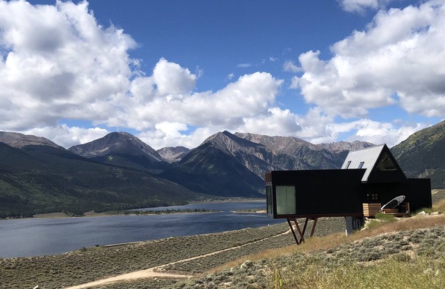 Unique modern luxury cabin above 2 lakes, surrounded by 360 views of mountains
