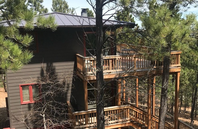 Unique mountain top home on beautiful Edelweiss Mountain in the Black Hills