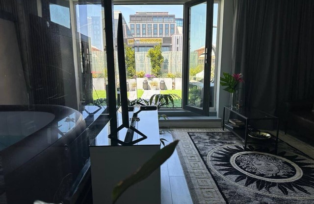 Unique Penthouse with Jacuzzi & Garden
