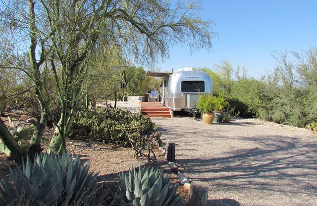 Unique Retreat - Airstream in Central Location - Remote Feeling.