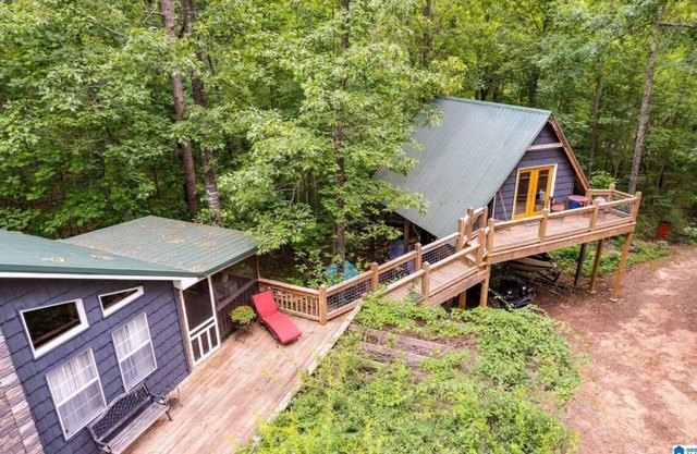 Unique Treehouse-Separate Space for Teens! Fire pit,WIFI,Kayak-300 yds to Lake