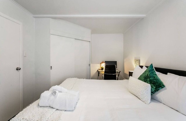 Unit 3, 1/31 Rangeview Road, Sunnyvale, Auckland 0612