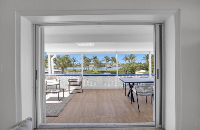 Unit 9 Pelican Oceanfront 2 Bed 2 Bath Private Condo