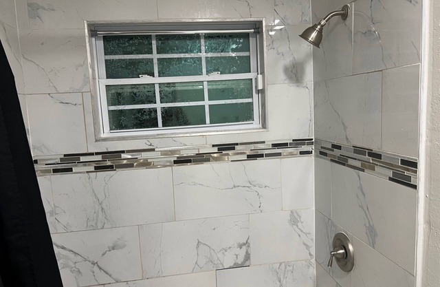 Univ Studios,Sea World, Disney World, Camping World Stadium,Tinker Field Complex