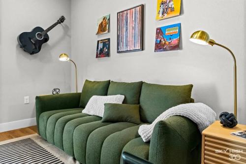 Unplug Luxapt Near Uark, Walmart, King Beds,